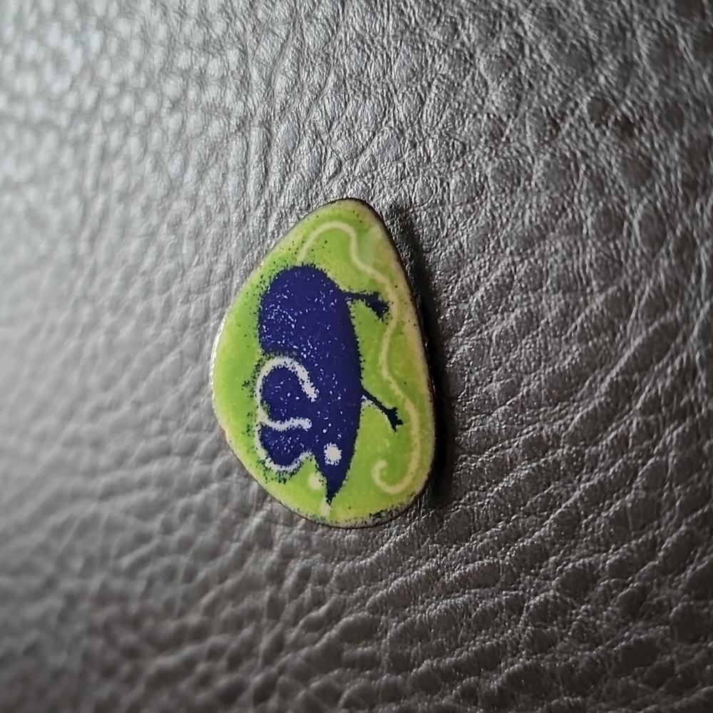 VTG copper & enamel Playbird brooch - Picture 2 of 7